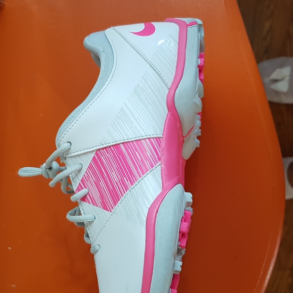 NIKE Pink & Light Grey Sneakers - Picture 12 of 16